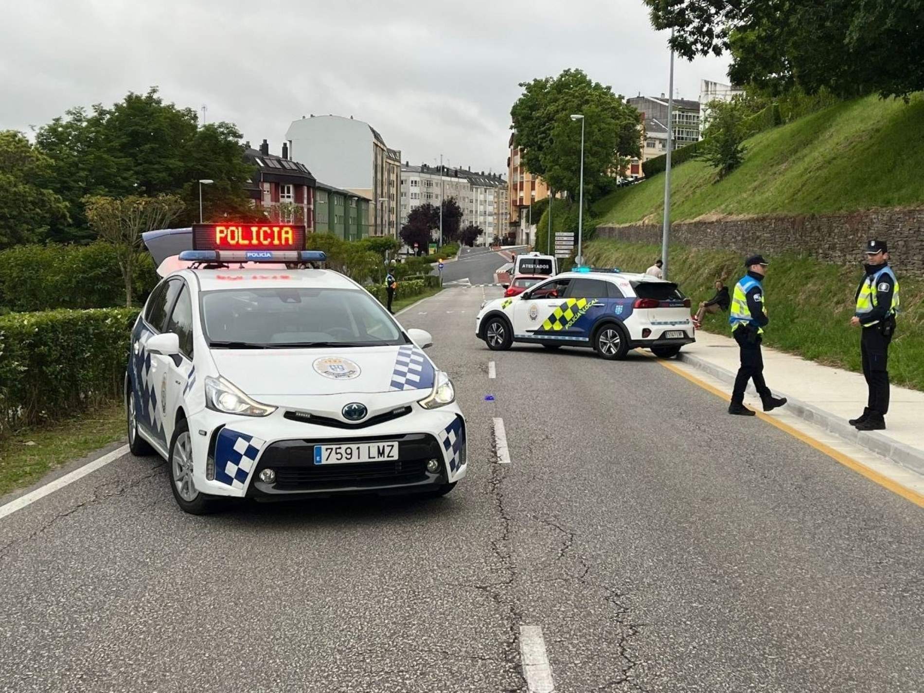 INTERCEPTADO EN LUGO UN MOTORISTA QUE LLEVABA DROGA TRAS SALIR CORRIENDO DEL LUGAR