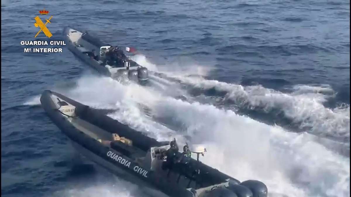 Muere un guardia civil durante una persecución a una narcolancha en las costas de Huelva
