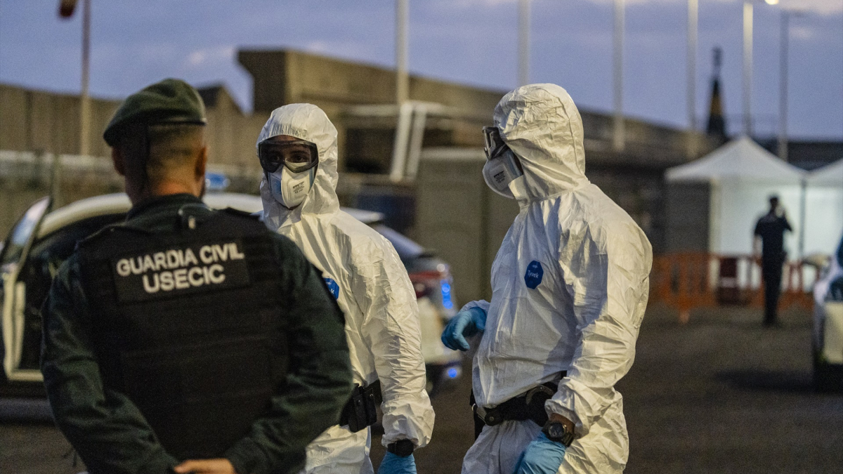 Muere un guardia civil de un infarto durante el operativo del crucero MV Hondius en Tenerife
