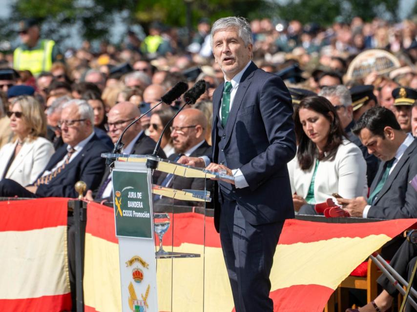 Marlaska, abucheado durante un acto de la Guardia Civil al recordar a los agentes fallecidos en Huelva