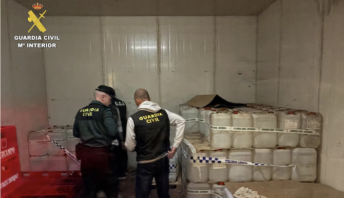 INTERVENIDOS ALIMENTOS IRREGULARES, DROGAS Y UN ARMA DE FUEGO EN INSPECCIONES DE LA GUARDIA CIVIL EN CEUTA