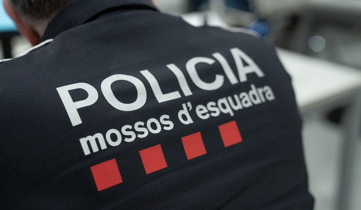Tres menores detenidos y varios heridos durante un desahucio en Mataró que movilizó a medio centenar de personas