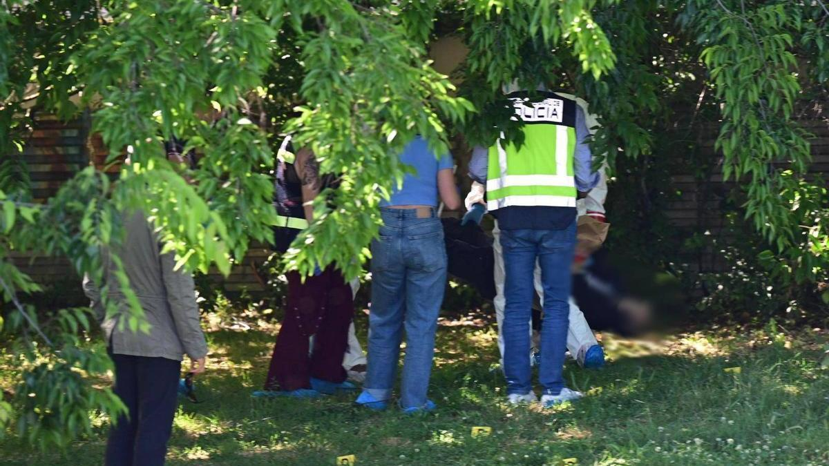 Hallado el cadáver de un hombre en un parque de Pamplona y abierta una investigación para esclarecer las causas de la muerte