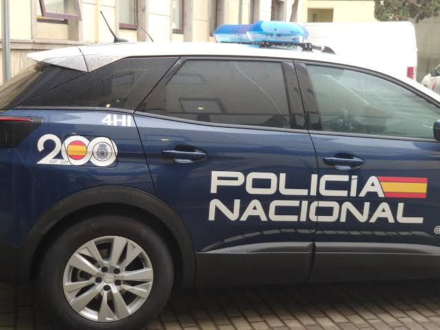 La Policía Nacional investiga el hallazgo de un cadáver oculto en una nevera de una vivienda de Castellón