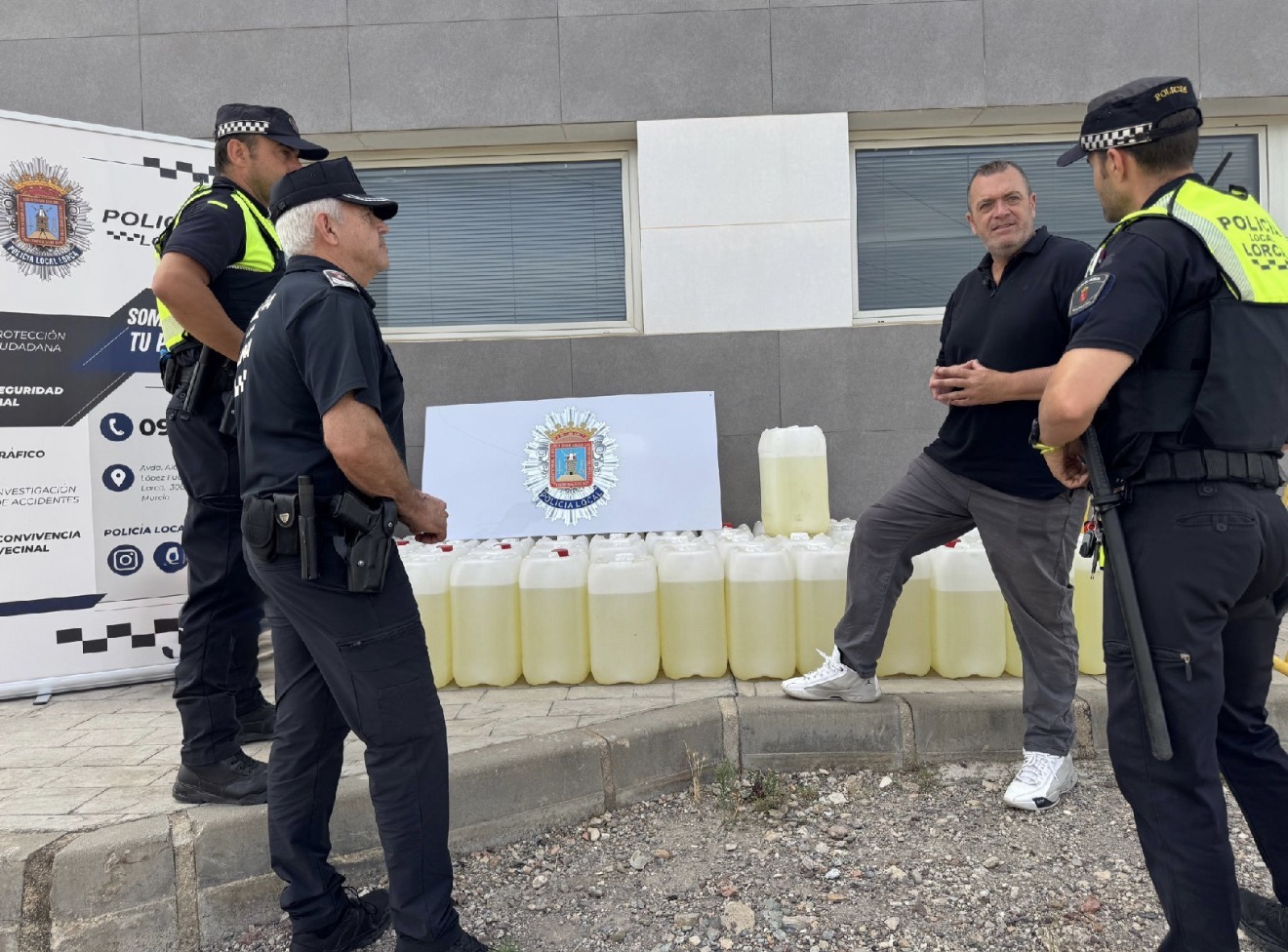 Detenido tras ser interceptado con 1.500 litros de combustible presuntamente destinados al petaqueo en Lorca