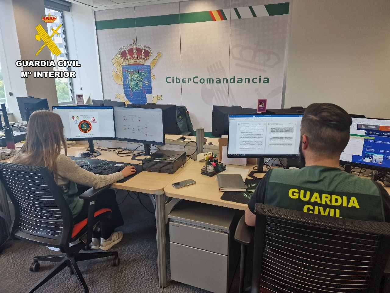 La Guardia Civil esclarece una estafa mediante SMS falsos que permitió el robo de 5.000 euros a una víctima