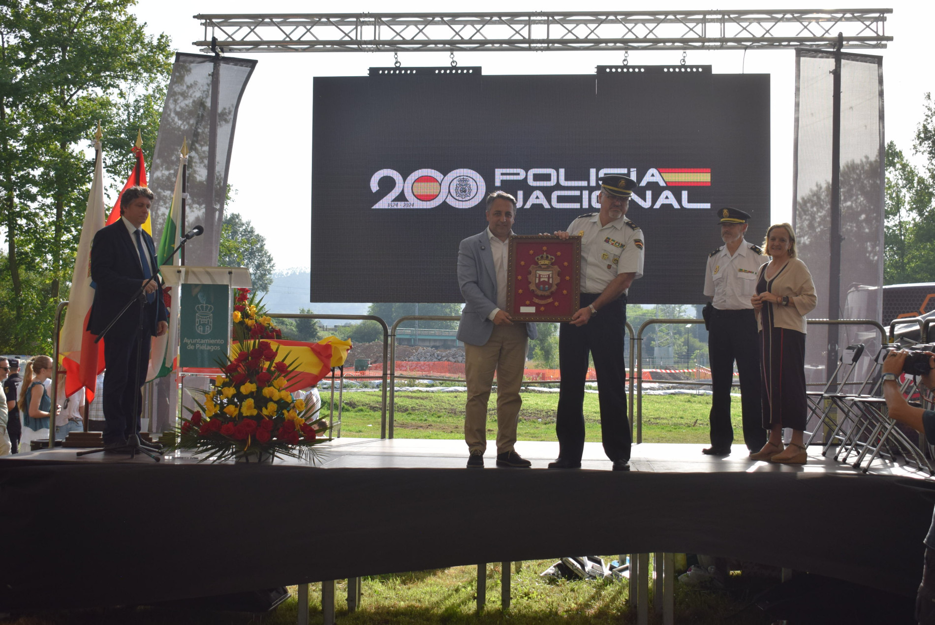 Piélagos rinde homenaje a la Policía Nacional por su compromiso, profesionalidad y vocación de servicio público