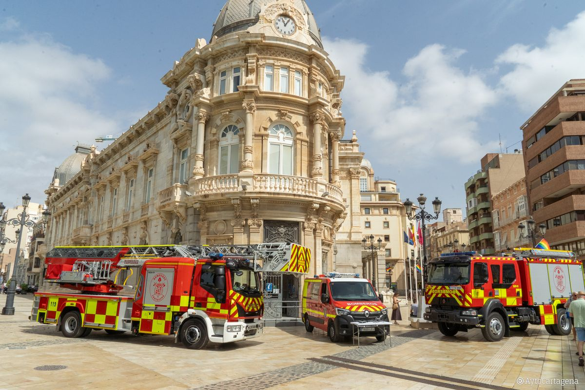 Cartagena refuerza su dispositivo de seguridad para la noche de San Juan con un centenar de efectivos