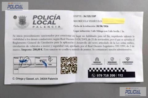 La Policía Local alerta de una estafa con falsas denuncias de tráfico colocadas en vehículos estacionados