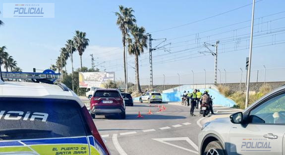 La Policía Local y la Policía Nacional frenan una concentración ilegal de motos y refuerzan los controles en El Puerto