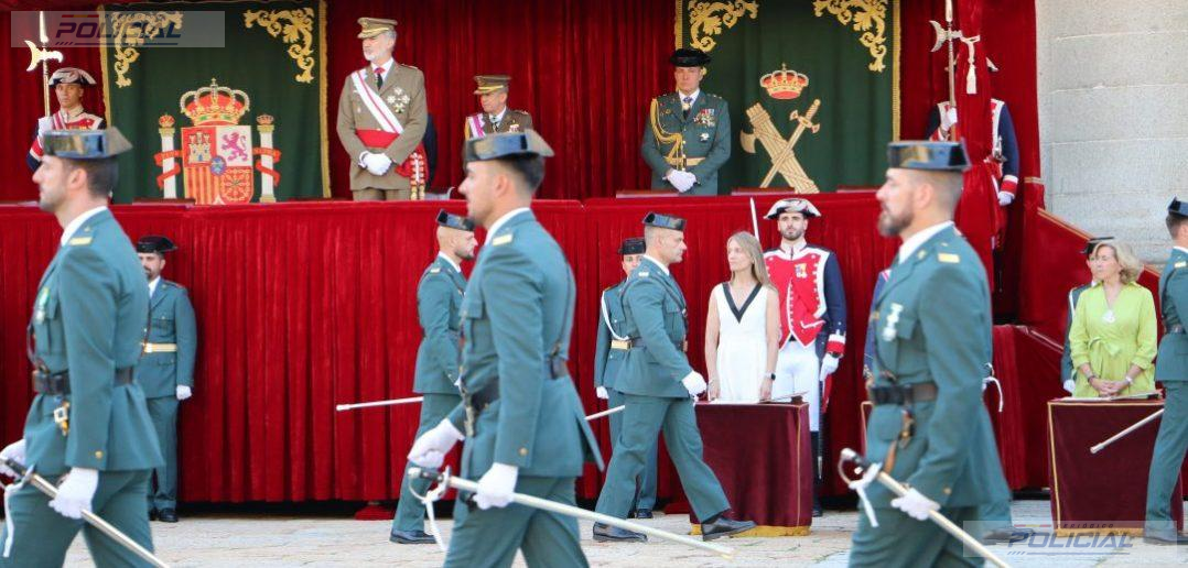 El Rey Felipe VI preside la entrega de los Reales Despachos a 248 nuevos sargentos de la Guardia Civil en San Lorenzo de El Escorial