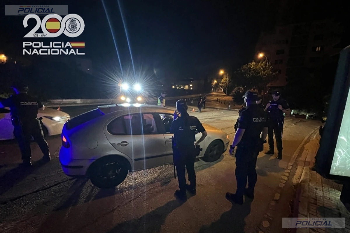 Dos detenidos tras una persecución policial que terminó con un accidente en Madrid después de un robo en un bar de Móstoles