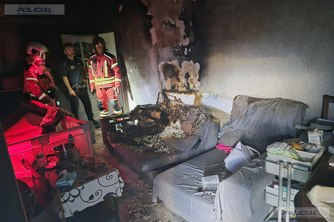 La rápida intervención de la Policía Local y dos agentes fuera de servicio evita un incendio de mayores consecuencias en Torrejón de Ardoz