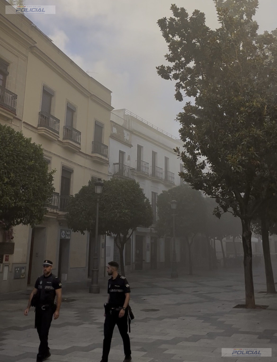 Un incendio en un restaurante del centro de Jerez obliga a desalojar ocho viviendas sin causar heridos