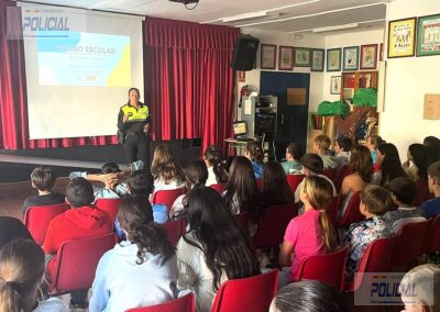 La Policía Local de Elda alerta del aumento de delitos en redes sociales entre menores y refuerza la formación sobre responsabilidad penal desde los 14 años