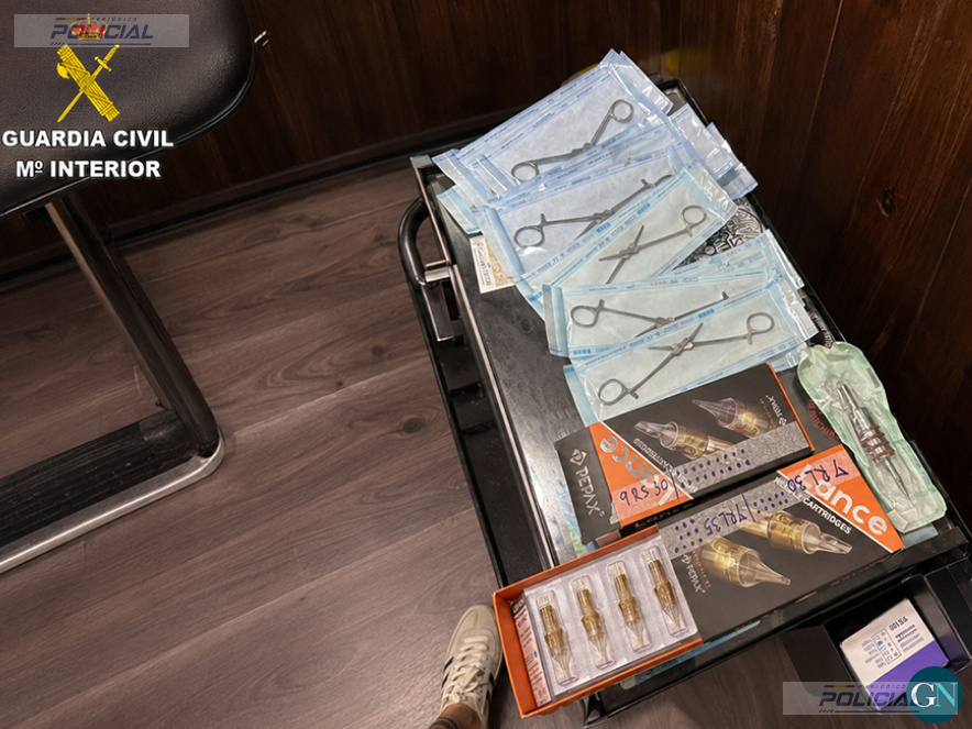 La Guardia Civil interviene más de 5.300 productos ilegales para tatuajes y piercings en Girona