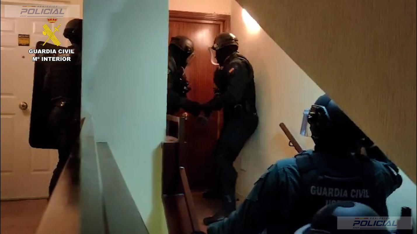 La Guardia Civil desarticula una red de estafas bancarias con datos de cerca de medio millón de personas