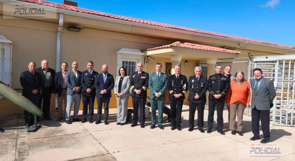 El jefe de la Policía Local de El Puerto recibe una medalla del NCIS de Estados Unidos