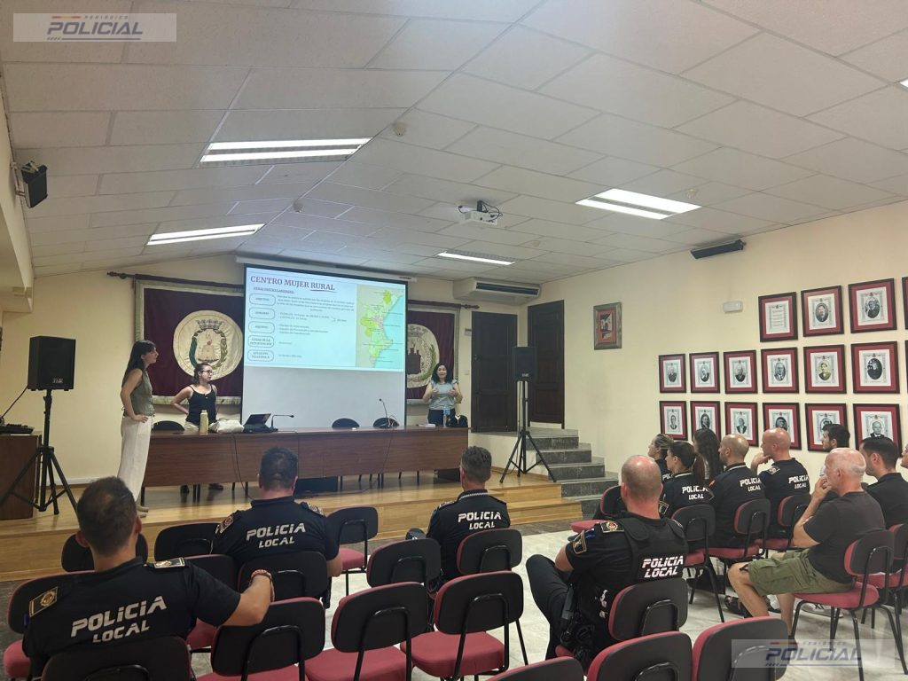 La Policía Local de Segorbe refuerza su formación sobre los recursos del Centro Mujer 24 Horas