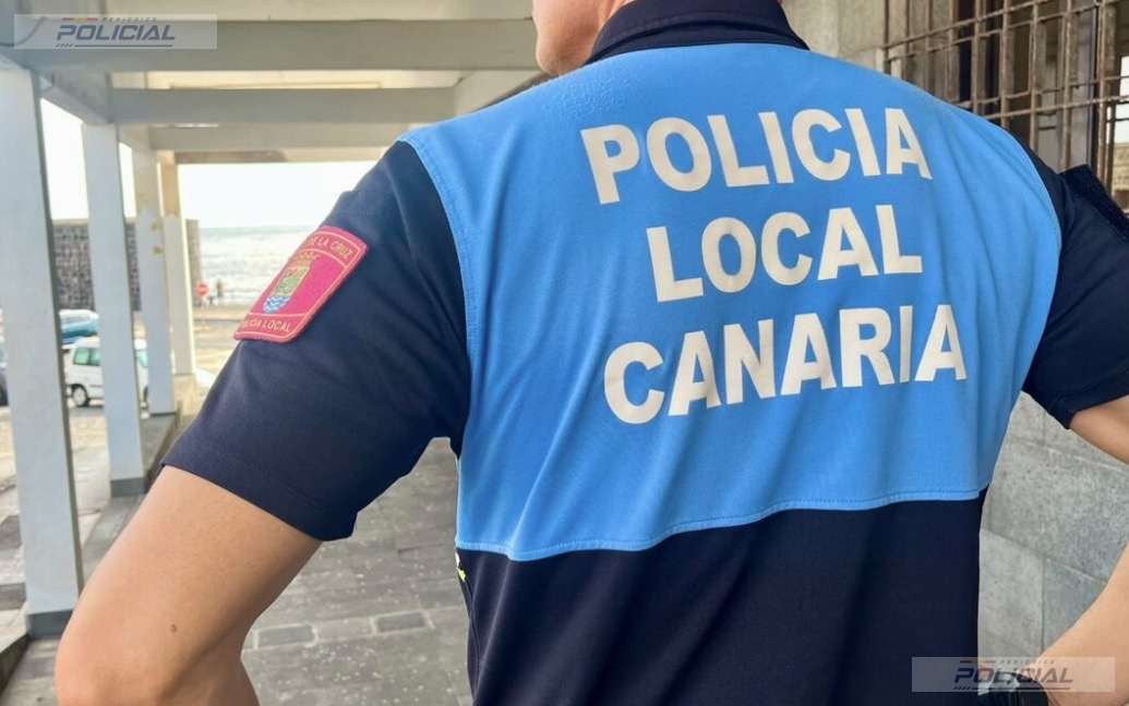 La Policía Local evita que una persona se precipite desde la cubierta de un edificio de 20 metros de altura en Puerto de la Cruz