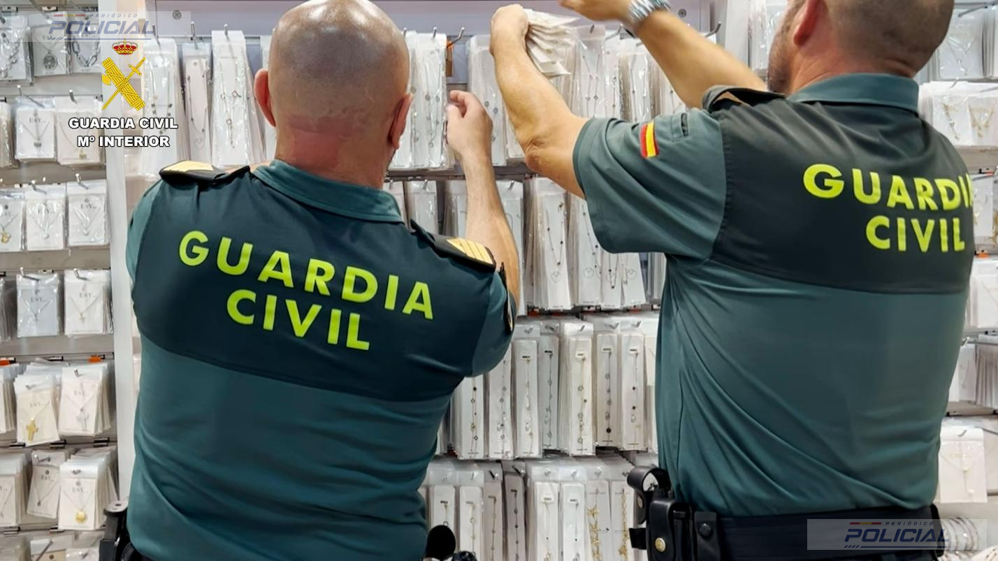 La Guardia Civil interviene más de 115.000 joyas de lujo falsificadas y investiga a cuatro personas en Mallorca