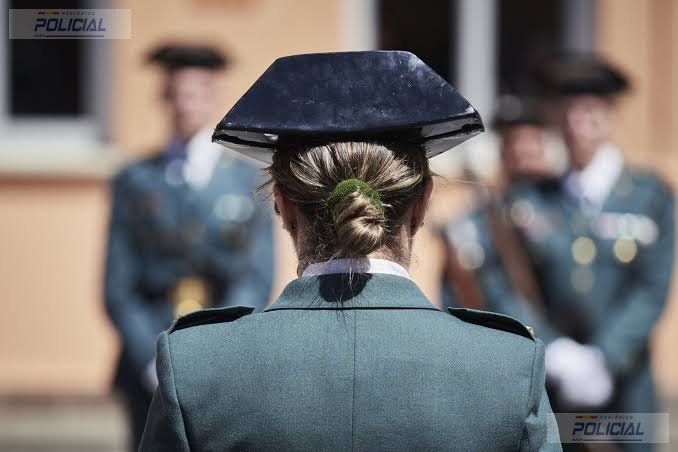 Muere una guardia civil tras ser tiroteada por su expareja en el cuartel de Llanes