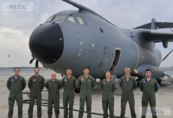 El DAT ‘Paznic’ inicia en Rumanía los primeros vuelos de familiarización con un F-18 y un A400M