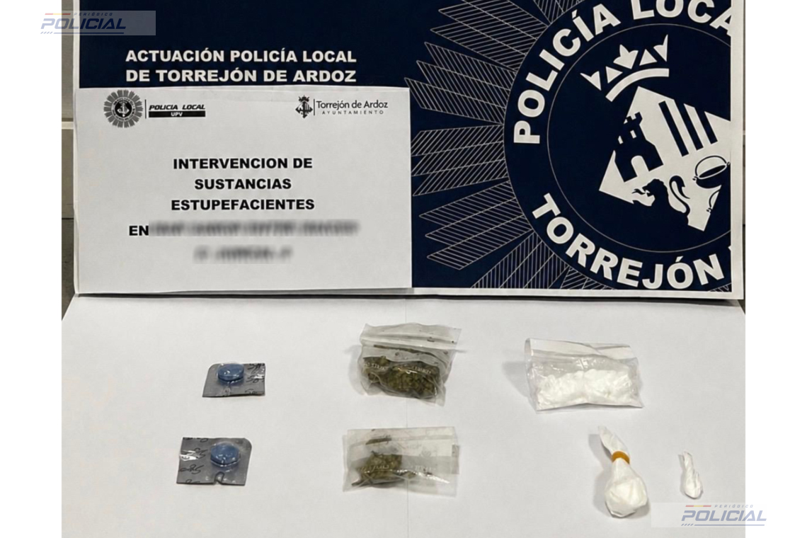 La Policía Local de Torrejón de Ardoz levanta tres actas por tenencia de drogas tras intervenir en un establecimiento del barrio Juncal