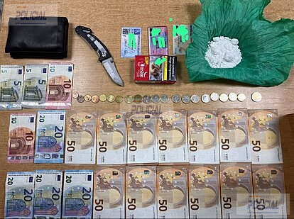 La Policía Local de Chiclana detiene a un hombre tras localizar 56 gramos de cocaína y 774 euros en un vehículo
