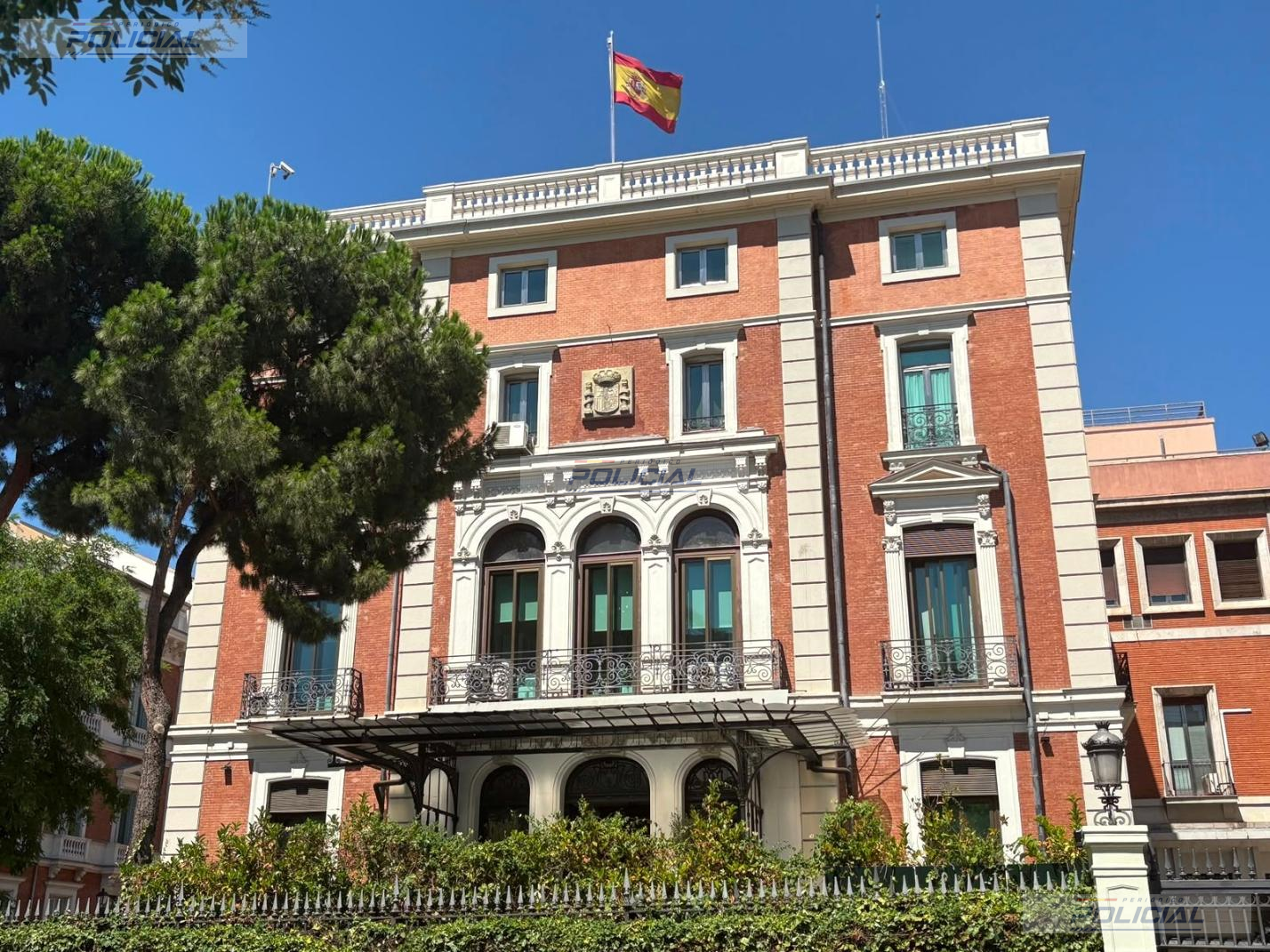 Interior refuerza en Ceuta el triaje de migrantes con nuevas líneas policiales y especialistas en protección internacional