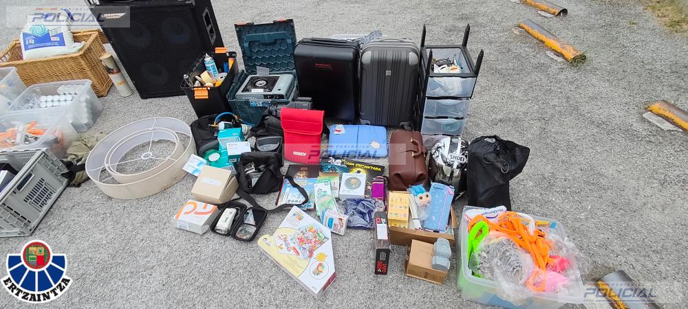 La Ertzaintza busca a los propietarios de objetos robados en trasteros y garajes de Gipuzkoa