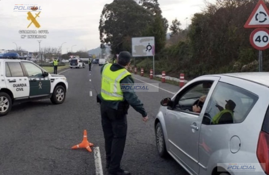 La Guardia Civil detiene en Tudela de Duero a un conductor que trató de huir de un control circulando marcha atrás a gran velocidad