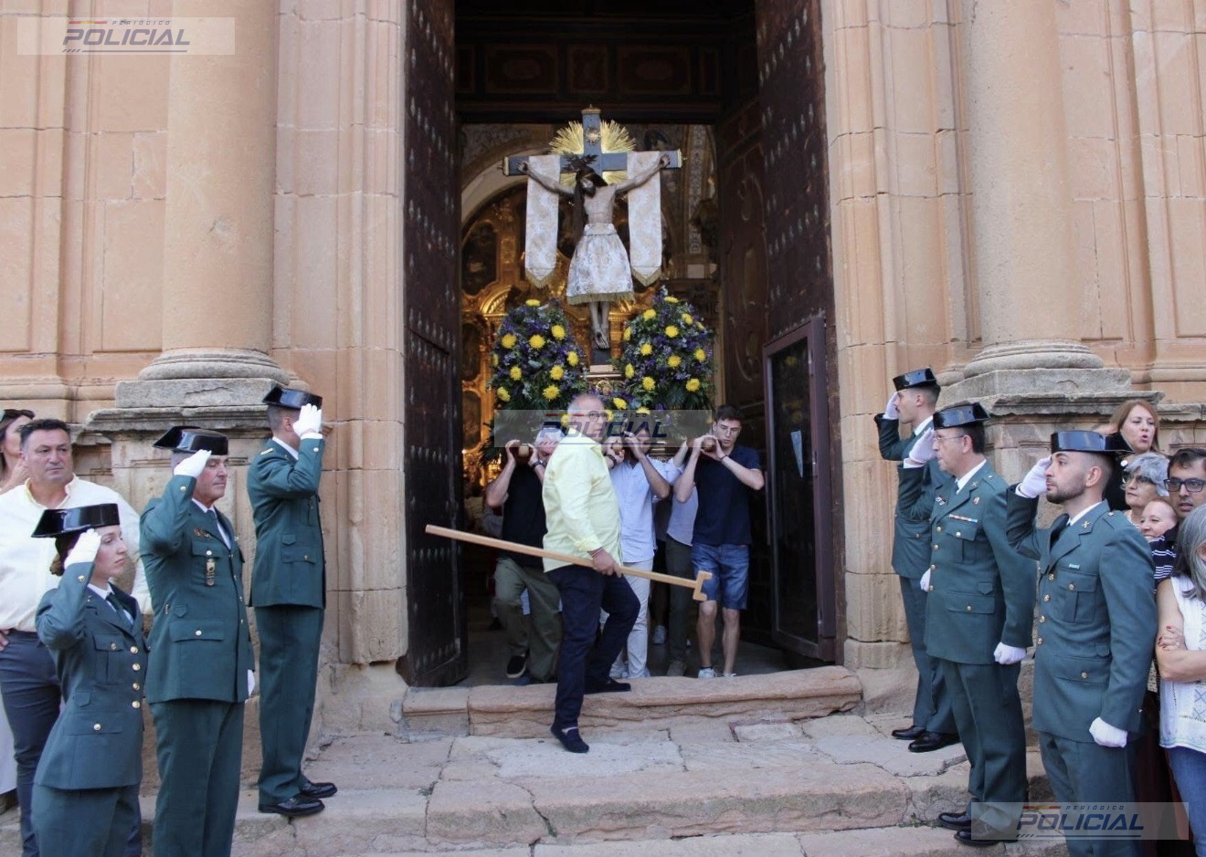 La Guardia Civil de Albacete recupera la histórica escolta del Santísimo Cristo del Sahúco en Peñas de San Pedro