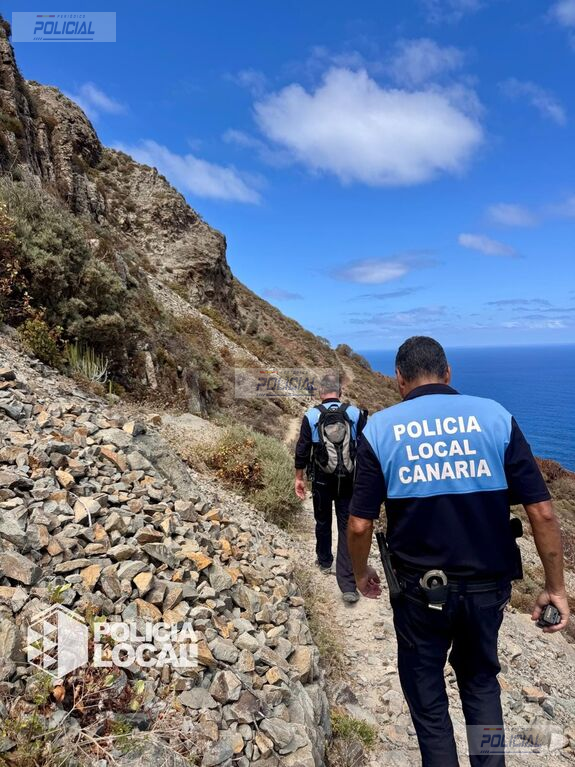La Policía Local localiza en Anaga un estanque convertido en una trampa mortal para las pardelas