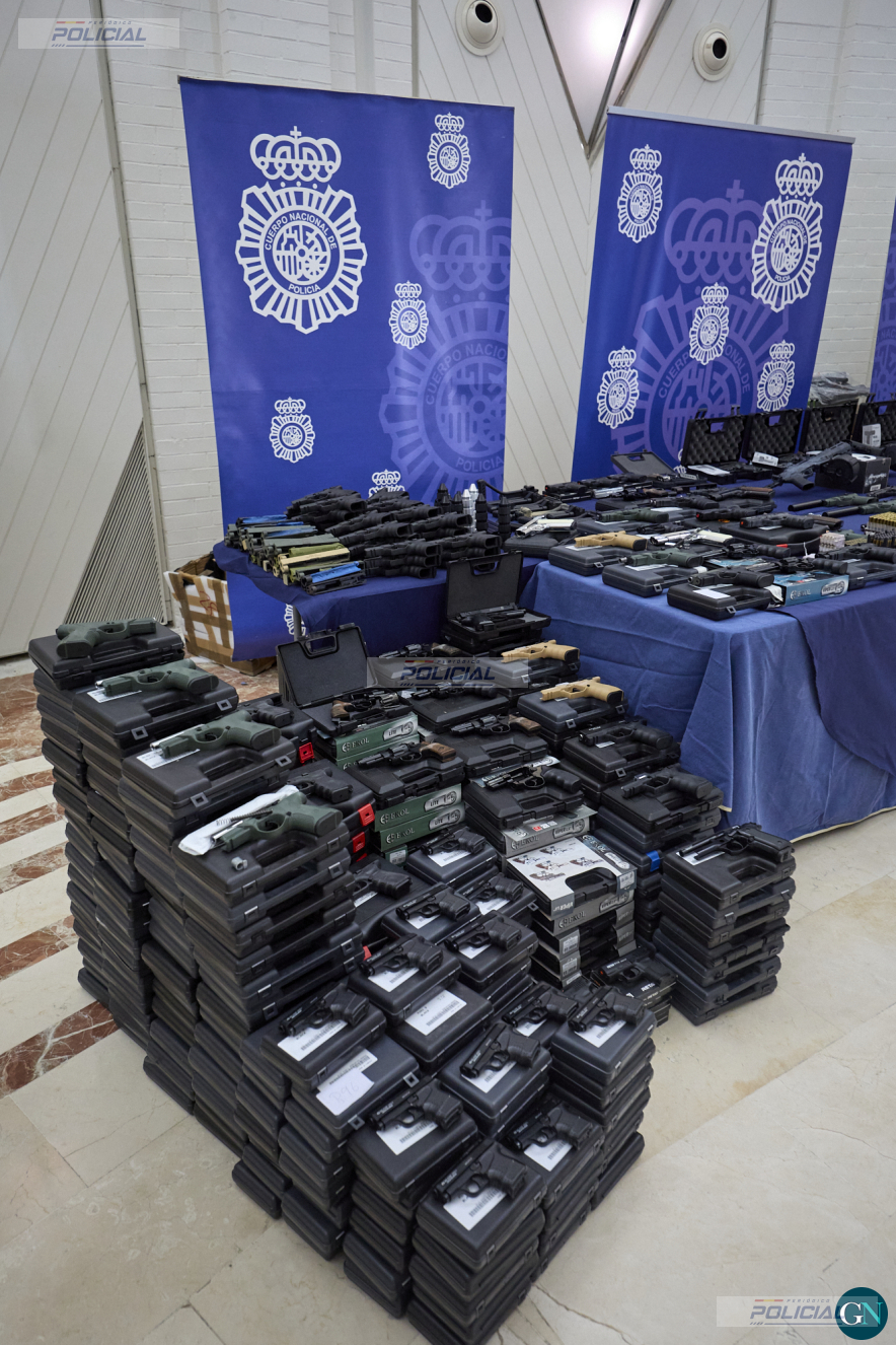 La Policía Nacional desmantela en Figueres un arsenal clandestino con más de 600 armas