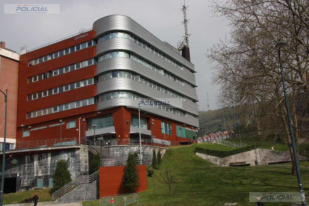 Cuatro detenidos en Bilbao en dos actuaciones por un hurto en un comercio y un robo con violencia