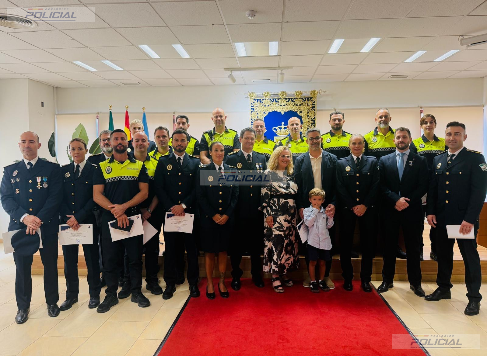 Fuengirola distingue a seis policías locales por sus 20 años de servicio y reconoce 20 actuaciones destacadas