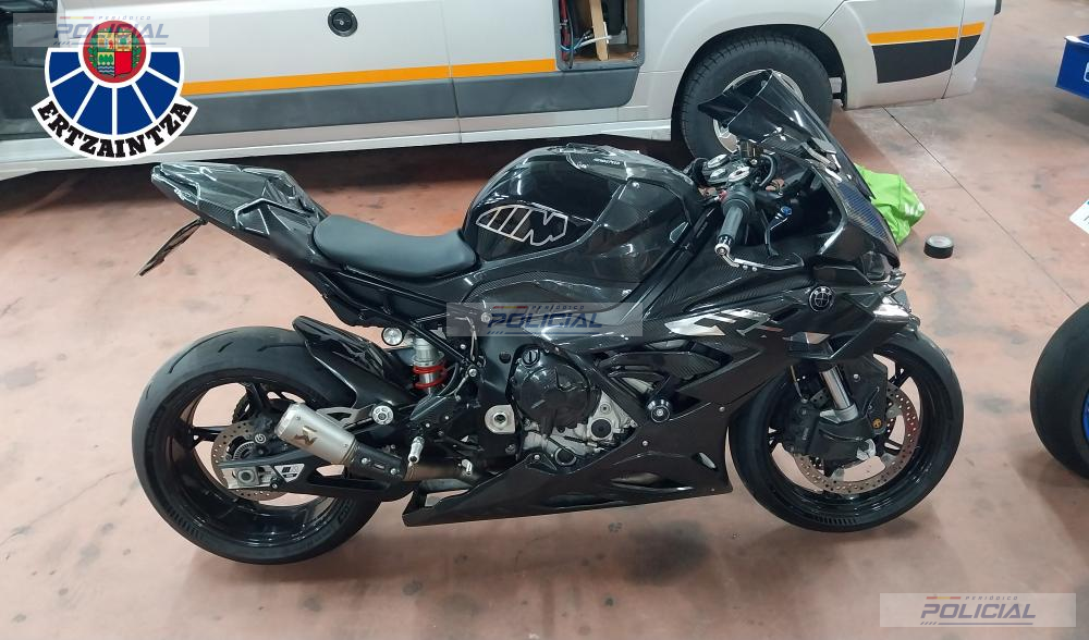 La Ertzaintza investiga a dos motoristas que difundían vídeos circulando hasta a 300 km/h