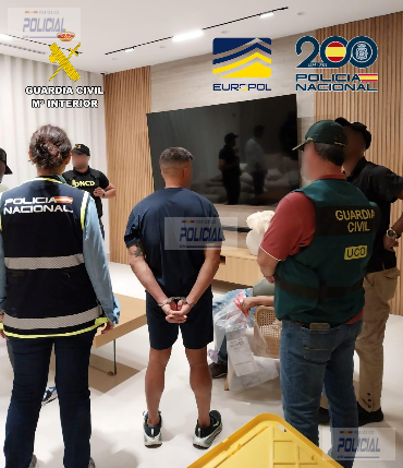 27 detenidos en una operación contra una red internacional de narcotráfico y blanqueo vinculada al mercado inmobiliario de lujo
