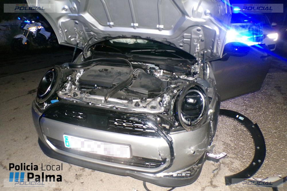 La Policía Local de Palma investiga a un conductor ebrio tras chocar frontalmente contra un coche en el que viajaban una mujer y sus dos hijos