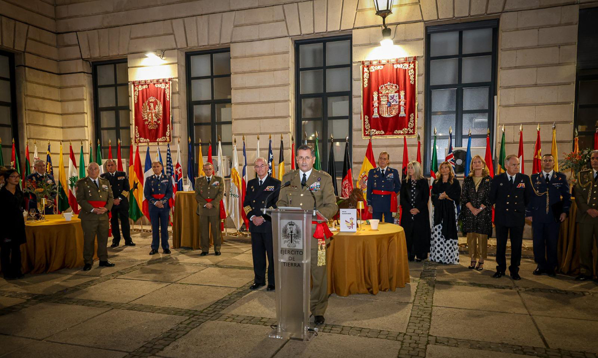 Defensa reúne en el Cuartel General del Ejército a los agregados militares acreditados en España