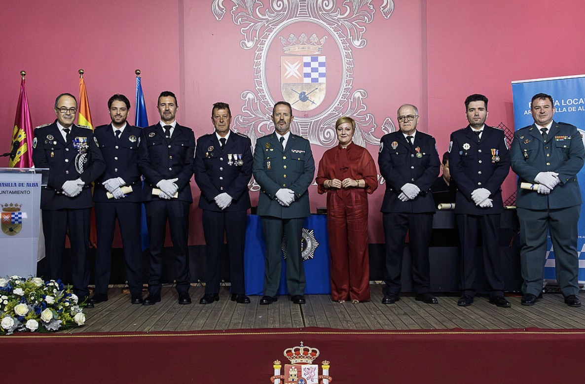 Argamasilla de Alba reconoce la trayectoria, profesionalidad y colaboración de distintos cuerpos policiales en la festividad de los Ángeles Custodios
