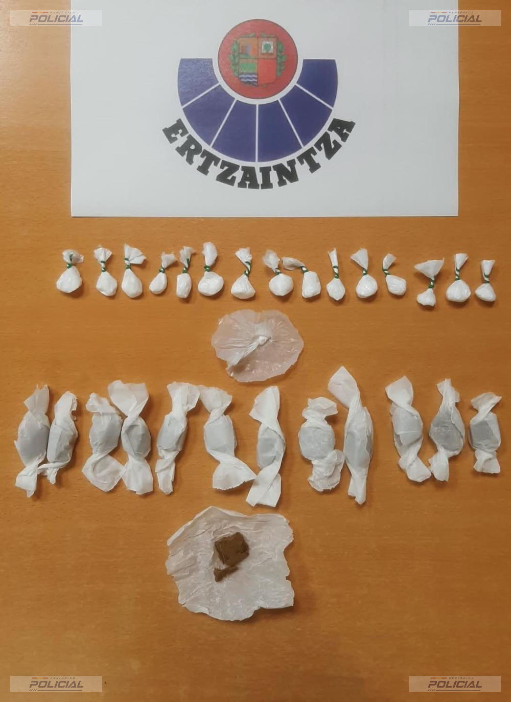 Detenido en Bergara con 16 dosis de cocaína y 13 envoltorios de hachís preparados para su venta