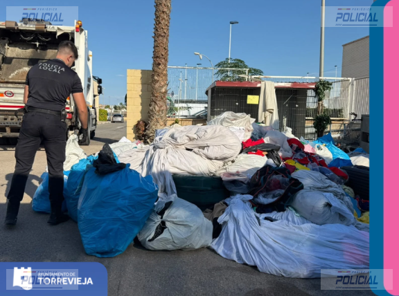 La Policía Local de Torrevieja retira cerca de dos toneladas de mercancía de la venta ambulante ilegal durante 2026