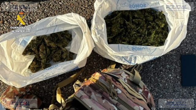 La Guardia Civil detiene en Peraleda de la Mata a un hombre con 935 gramos de marihuana y una requisitoria judicial de Algeciras