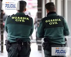 DOS AGENTES DE LA GUARDIA CIVIL EVITAN EL APUÑALAMIENTO DE UNA MUJER EN GRANADA