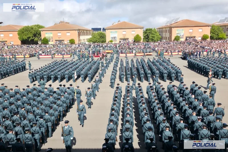 Grande-Marlaska destaca en Baeza la capacidad de adaptación de la Guardia Civil “sin perder su identidad”