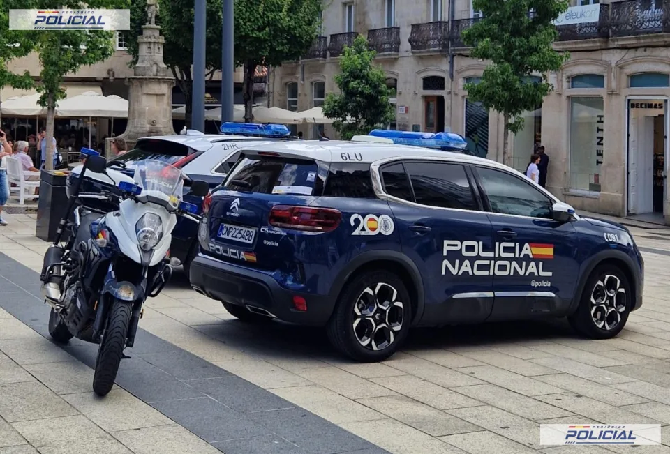 LA POLICÍA NACIONAL DETIENE EN VIGO A UN HOMBRE INVESTIGADO POR PRESUNTOS DELITOS TECNOLÓGICOS Y FRAUDE DIGITAL