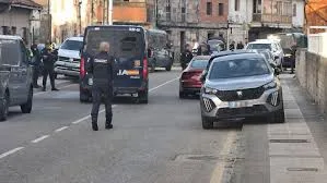 Macrooperativo policial sin precedentes en Torrelavega con más de 400 agentes, helicópteros y excavadoras