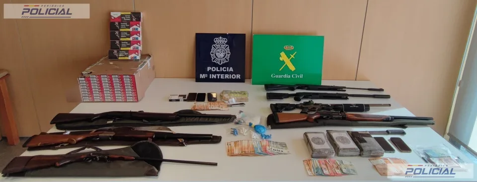 CAEN DOS CÉLULAS CRIMINALES DEDICADAS AL TRÁFICO DE COCAÍNA, FÁRMACOS Y TABACO EN LAS RÍAS BAIXAS